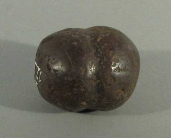 Stone bola