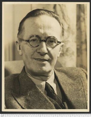 Porträtaufnahme Jean Giraudoux