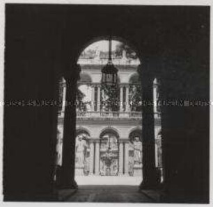 Rom, Piazza Borghese, Palazzo Borghese, Blick in den Hof