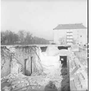 Negativ: Ruine, Grazer Damm 223, 1954