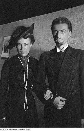 Szenenbilder aus dem Stück "Der lebende Leichnam" von Leo Tolstoi im Volkstheater Pankow in Berlin