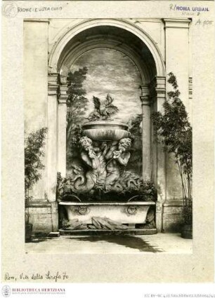 Brunnen mit Tritonen, Drachen und gemalter Landschaft