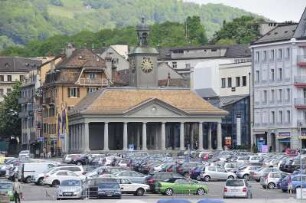 Vevey - Stadtzentrum : Blick auf die Innenstadt von Vevey. Aufgenommen am 19. Mai 2010 vom Genfer See aus