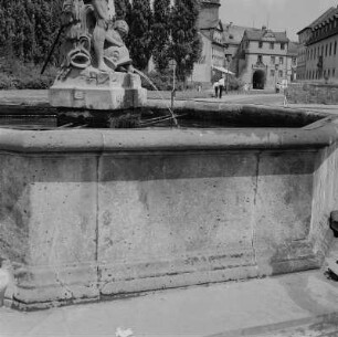 Weimar. Der Neptun-Brunnen auf dem Marktplatz