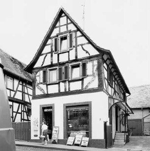 Bad Nauheim, Marktplatz 7, Bornstraße