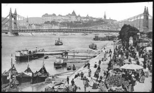 Budapest. Panorama Donaubild mit Elisabethbrücke und Königlicher Burg (rechts)
