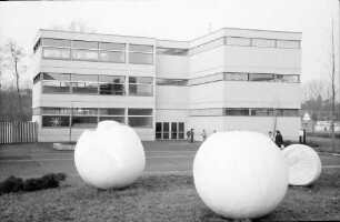Freiburg, Landwasser: Albert-Schweizer-Schule; Außenansicht