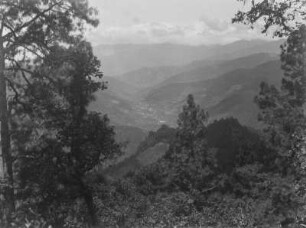Berglandschaft : Blick über eine Berglandschaft.