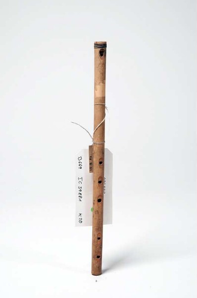 Open inner flute with finger holes