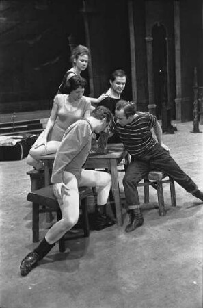 Westdeutsche Uraufführung des Othello-Balletts des Tschechen Jan Hanus beim Badischen Staatstheater.