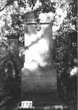 Grabstein 712