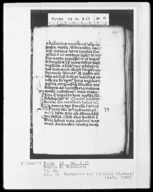 Regula Sancti Benedicti — Initiale H (yemis), Folio 17recto