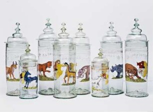 Acht Deckelhumpen mit Tieren : Acht Deckelhumpen mit Tieren. Glas, hellgrünlich, blasig, Emailmalerei, Reste von Vergoldung, Höhe circa 30 cm und circa 20 cm, Sachsen, 1621. Verwalter: Kunstgewerbemuseum, Haase (1988) Kat. Nr. 18-20