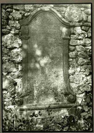 alter Friedhof. Grabstein der Frau Henrietta Katharina Elisabetha Schmidt