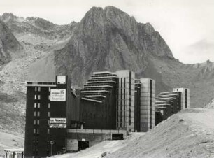 Der Wintersportort La Mongie am Tourmalet-Paß im Sommer
