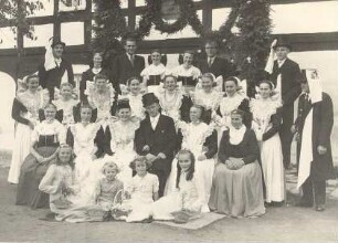 Hochzeit in Radibor : Gesellschaftliche Volkskultur - Sitten im Laufe des menschlichen Lebens - Hochzeit. Ort: Radwor / Radibor. Katholische Hochzeit