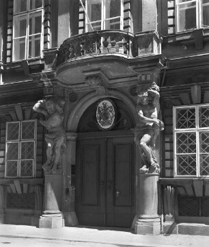Ehemals Caprara-Geymüller-Palais