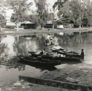 Lagos, Nigeria. Lagunenfischer am Stadtrand