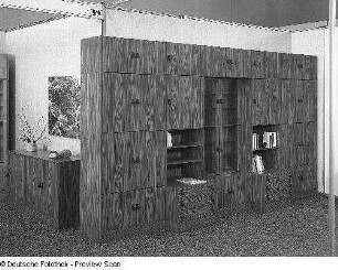 Wohnzimmermöbel (1984; VEB Möbelkombinat Berlin (MKB)). Anbaustrecke "Phantasie" und Anbauwand "Carat 2000/100
