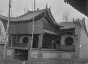Gebäude im chinesischen Baustil : Ein Gebäude im chinesischen Baustil in im Tian Shan Hochgebirges