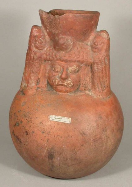 Application: anthropo-zoomorphic figure with feline teeth