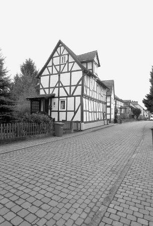 Einhaus; Niestetal, Breite Straße 11