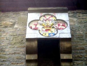 Stadtbefestigung (Nord) - Stadttor (Rödelseer Tor)-Ansicht Norden (Feldseite)-Gusserker mit Wappen