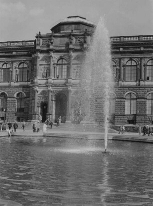 Dresden-Altstadt. Zwinger. Innenhof