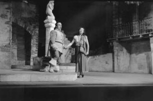 Szenenbilder aus "Bolero" von E. Schmidt, Metropol-Theater 1952