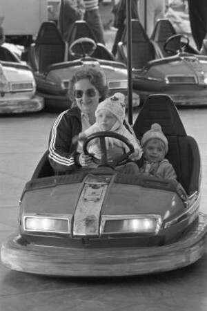 Deutsch-amerikanisches Volksfest "Ami-Meß´" auf dem ehemaligen Flugplatz an der Erzbergerstraße