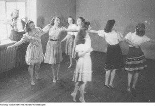 Dresden, Hellerau, Tännichtweg 9. Menzler-Marsmann-Schule, Januar 1949
