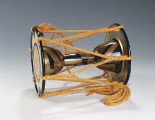 Kleine Handtrommel (kotsuzumi) mit Dekor von Klangstäben