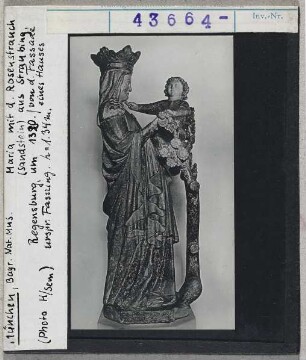 München: Bayerisches Nationalmuseum, Maria mit dem Rosenstrauch aus Straubing