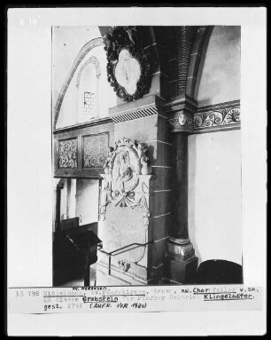Grabstein des Pfarrers Heinrich Klingelhöfer (+1744)