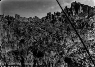 Erosionslandschaft in der Feinsandformation : Schroffe Berglandschaft