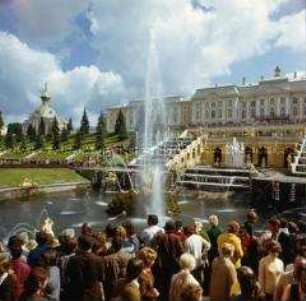 Freundschaftszug der DSF in die Sowjetunion: Der Schlossgarten von Peterhof bei Leningrad