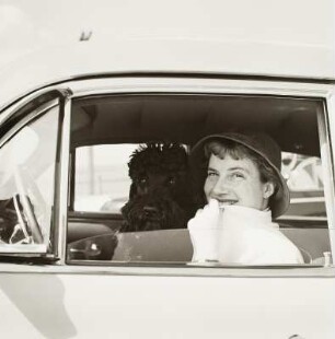 Ursula Landshoff mit Bliss, Gillgo Beach, Long Island, New York