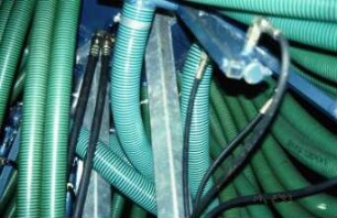 Fotografie: Gülleausbringung, Güllefass, Gülleverteiltechnik, Schleppschlauchverteiler