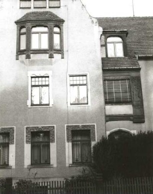 Dresden-Blasewitz, Goetheallee 51. Villa (1899; P. Wallot?). Teilansicht der Fassade
