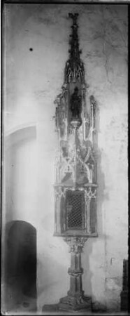 Niederrotweil Katholische Friedhofskirche Sankt Michael Chor Sakramentshaus (1492)