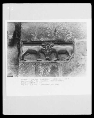 Zwickelrelief: Kämpfende Hirsche