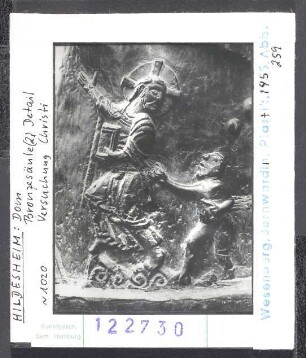 Hildesheim, Dom: Bernwardsäule (Christussäule), Bronze, um 1020. Versuchung Christi