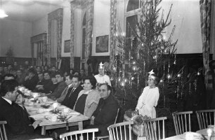 Weihnachtsfeier für italienische und spanische Gastarbeiter im Centro Espagnol.