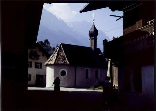 Untergrainau: Kirche und Zugspitze