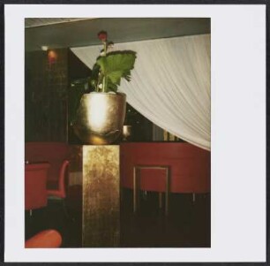 Blumenstock im Restaurant Gold-Rot am Kurfürstendamm in Berlin