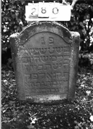 Grabstein 280 (Index: 99795787) Maße HxBxT: 86x57x9 cm: Grabstein 280