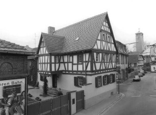 Frankfurt, Alt-Niederursel 20