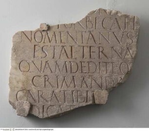 Tafelfragment mit Grabinschrift "...NOMENTANVS..."