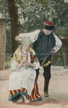 Paar in ukrainischer Volkstracht