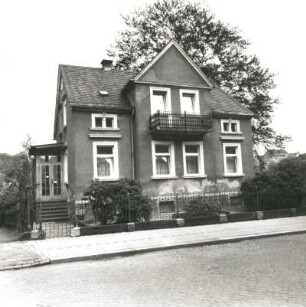 Colditz, Bahnhofstraße 32. Villa (1890). Straßenansicht